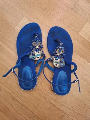 Königs-dunkekblaue Sandalen mit Glitzer und Papagei, Größe 39, Zalando - Bild 1 von 3