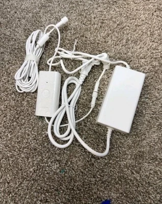 Goveeì Luces Permanentes Exterior RGBIC H705A Fuente de Alimentación y Controlador Foto 1 de 3