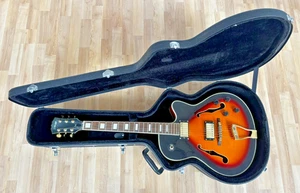 Stagg Jazz Gitarre – Semi-Hollow – Sunburst Finish – inkl. Koffer - Bild 1 von 9
