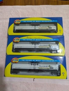 Athearn HO 62' Na Churs tank car x 3 - Picture 1 of 2