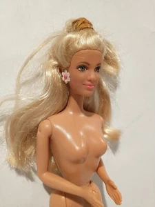 Barbie bambola nuda - capelli biondi, timbro corpo occhi marroni 1966, timbro testa 1991 raro - Foto 1 di 9