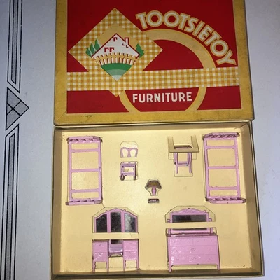 Tootsietoy Boxed Set of Doll House Furniture bedroom no.1506  - Image 1 of 4