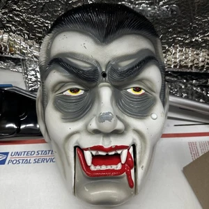 De colección 2000 Gemmy Industries Cantando Cabeza de Vampiro Puerta Animada Saludador Drácula - Imagen 1 de 11