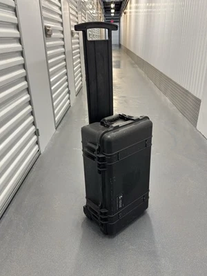 Pelican 1510 BLACK Roller Case - Image 1 of 4