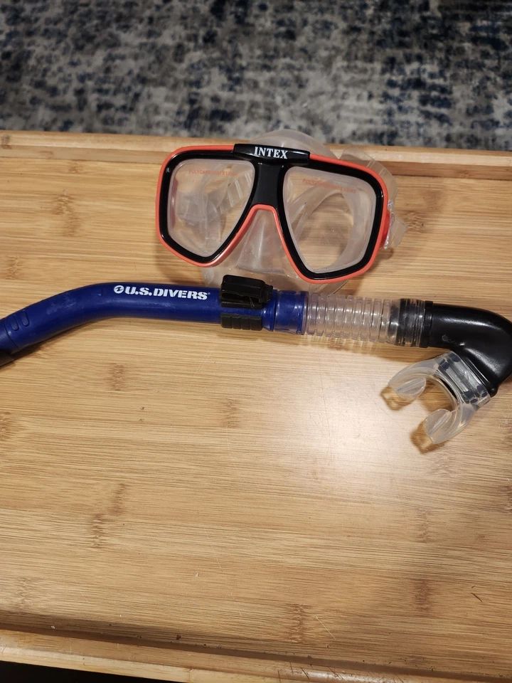  Intex Mask With Polycarbonate Lens & U.S DIVERS Snorkel  - Image 1 of 4