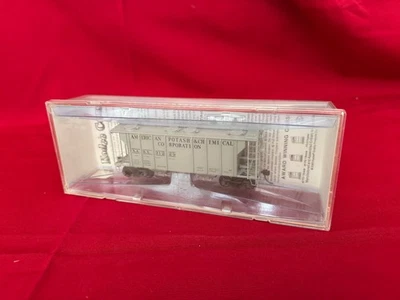 HO Scale Kadee 8223 American Chemical Co N.A.H.X 2-Bay Covered Hopper #31229 NEW - Image 1 of 2