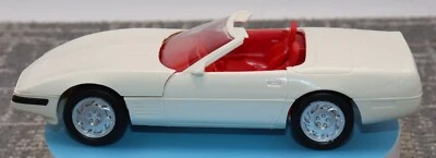 America Corvette 1992 auto de promoción convertible blanco ártico nuevo en caja 1:25 AMT Ertl Foto 1 de 4