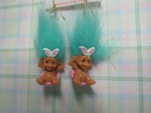 "PENDIENTES EASTER WACKY WABBIT / CONEJO - Muñecas Russ Troll de 2" - NUEVOS - Cabello Acuático - Imagen 1 de 5