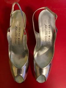 NEW IN BOX Vintage Bruno Magli SILVER Peep Toe Slingback 9 AA Narrow 3" Pumps - Picture 1 of 6