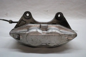 Pinza de freno delantera izquierda Infiniti Q50 2017 OEM 14 15 16 17 18 19 20 21 22 - Imagen 1 de 6