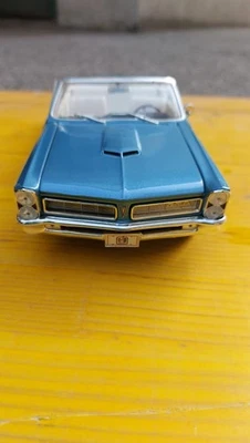 Maisto 1965 Pontiac GTO Special Edition 1:18 Diecast Model Car - Immagine 1 di 4