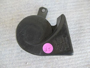 Toyota Camry Low Note Horn 86520-48030 OEM - Picture 1 of 3