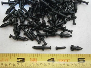 Phillips Plastics D30-0125-09 PCB Fastener Rivet Pin Nylon Lot of 100 #6183 - Picture 1 of 3