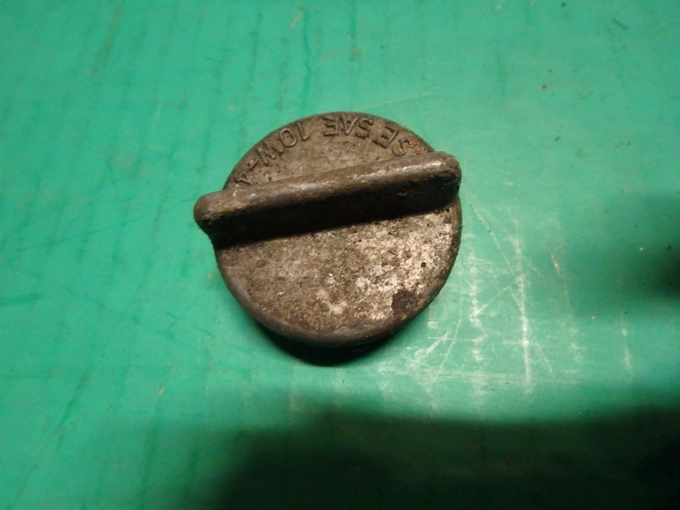 Kawasaki KLT 110 ATC 1984 1985 KLT110 oil cap - Изображение 1 из 1