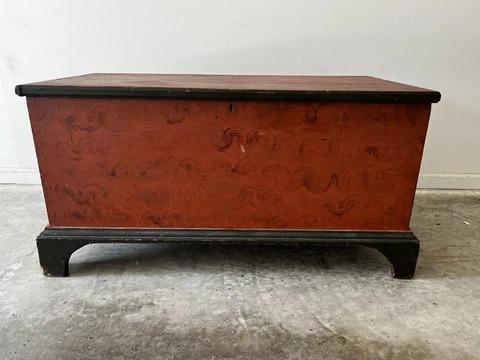 1800 red & green paint decorated lancaster county blanket chest 42x23 bracket ft Cover