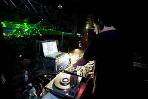 Dave Clarke Live Audio & Video DJ-Sets USB SPECIAL Compilation (1992 - 2023) - Bild 1 von 10