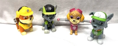 Lote de 4 figuras Paw Patrol • Escombros, Rocky (2 variantes), Skye • Excelente Foto 1 de 4