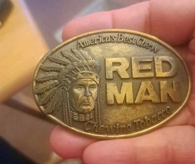Fivela de cinto oval vintage 1988 Red Man Chewing Tobacco Pinkerton Co. REDMAN - Imagem 1 de 4