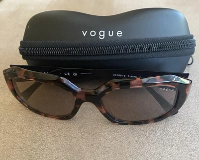 Gafas de sol para mujer VOGUE VO 5554-S 31487N púrpura marrón marco tortuga Foto 1 de 4