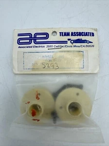 Vintage Team Associated Quick Change Wheel Hub Set for 5292 ASC 5293 - Picture 1 of 1