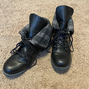 Union Bay Women's Ankle Boots Shoes Size 8.5 Black With Checked Trim Lace Up - Picture 1 of 10