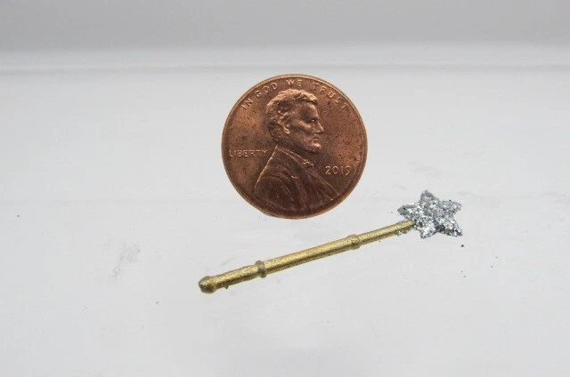 Varita miniatura de princesa o hada para casa de muñecas con estrella brillante ISL2849 Foto 1 de 1