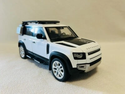 1:18 Land Rover Defender 110 Diecast Model Car Toy Collectible Sound Light Gift - Image 1 of 4