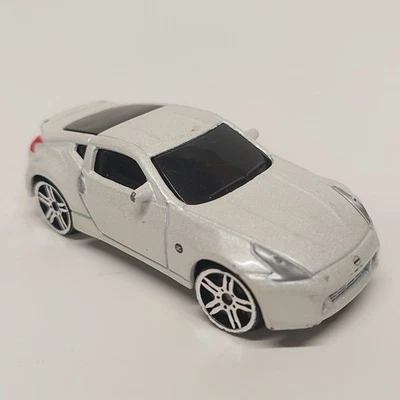 Nissan 370Z 2009 blanco/plateado coche fundido a presión de 3" Maisto envío gratuito  Foto 1 de 4