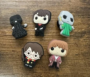 🧙 Lot of 5 Harry Potter Croc Charms – Magical Shoe Accessories for Fans! 🪄 - Picture 1 of 1