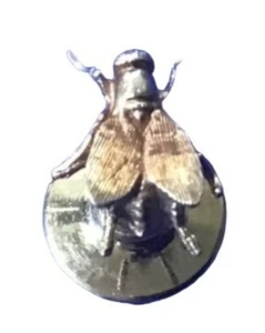 Vintage Lapel Pin 14K Gold Fly lifelike Detail 1gram - Picture 1 of 9