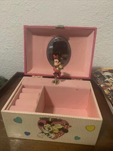 Vintage Disney Official Minnie Mouse Themed Box, Minnie Missing Nose - Picture 1 of 4