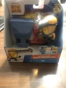 Figura Illumination's Despicable Me 4 Mega Minion Mel Launch and Blast 4.5" NUEVA - Imagen 1 de 2