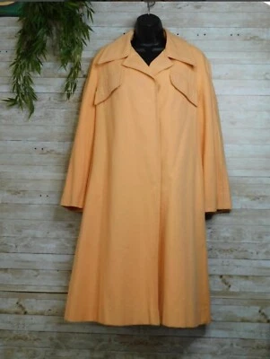 Abrigo vintage Main Street de Tom Fallon color melocotón Foto 1 de 2