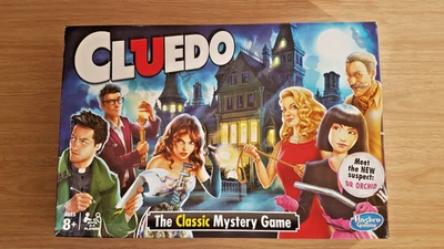 CLUEDO CLASSIC MYSTERY GAME WITH NEW SUSPECT DR ORCHID. HASBRO 2015. COMPLETE.  - Image 1 of 4