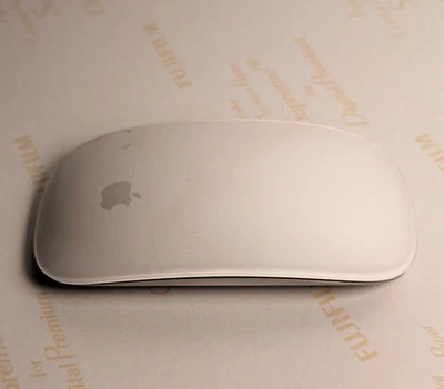 Apple Magic Mouse 2 - Weiß (A1657) Bluetooth, mit Lightning Anschluss - Bild 1 von 2