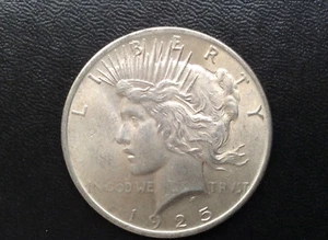 1925-P Peace Dollar Silver U.S. Coin A0680 - Picture 1 of 4