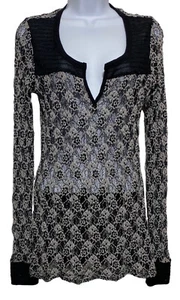 BKE Boutique Top Juniors XL Floral Lace Open Knit Sequined Blouse Black White - Picture 1 of 9