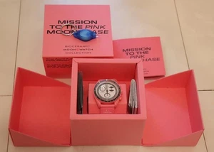 Reloj OMEGA X Swatch Mission to PINK MOONPHASE Cuarzo Cronógrafo Limitado - Imagen 1 de 3