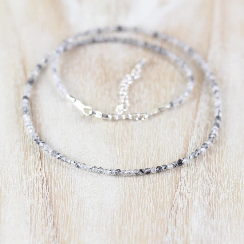 Collares redondos facetados pequeños negros retirados de 2-3 mm con cuentas de piedras preciosas hombres mujeres 18" Foto 1 de 4