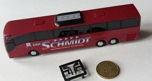 Autobús K827 AWM 1:87 Mercedes Tourismo 17 RHD autocar VIP Liner rojo/negro H0 - Imagen 1 de 12