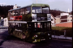 Original Bus Slide Maidstone & District 104 Davis Estate FKM 713L Ref 9199 von 1977 - Bild 1 von 1
