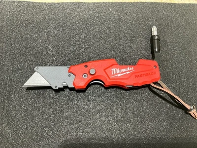 Cuchillo utilitario plegable Milwaukee Tool 48-22-1505 Fastback 6 en 1 Foto 1 de 4