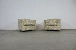 Pair of Mid-Century Danish Modern Selig Barrel Back Swivel Club Chairs - Picture 1 of 11