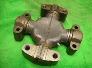 SPICER UNIVERSAL JOINT U-JOINT SD329 A5 RW T8V08-DG F8-6-49 8-1/4" - Picture 1 of 1