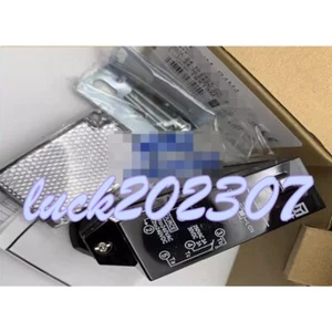 1PC New E3JM-R4M4-G sensor #HJ - Picture 1 of 3