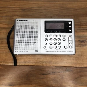 Grundig Yacht Boy YB 400 PE Ricevitore Mondiale AM FM SW/MW/LW Yacht Boy TESTATO - Foto 1 di 7