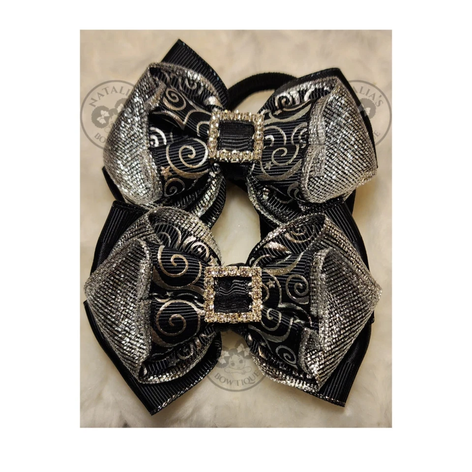 Juego de 2 colas de caballo negro y plateado con acabado de hebilla de diamantes de imitación Foto 1 de 1