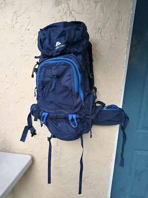 Mochila de Senderismo Ozark Trail 65L Stavern con Cubierta de Lluvia Compatible con Hidratación Foto 1 de 4