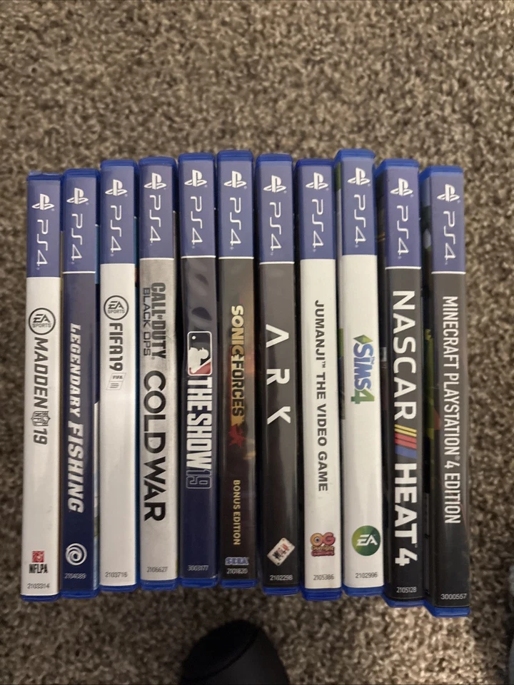 Pacote Coleção de Jogos PS4 - Madden, FIFA, COD, Sims, Minecraft e Vários Mais - Imagem 1 de 4