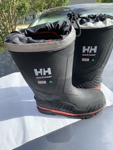 helly hansen work boots canada